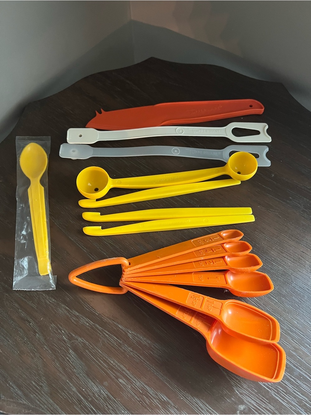 Vintage lot of Tupperware tools devices measuring spoons